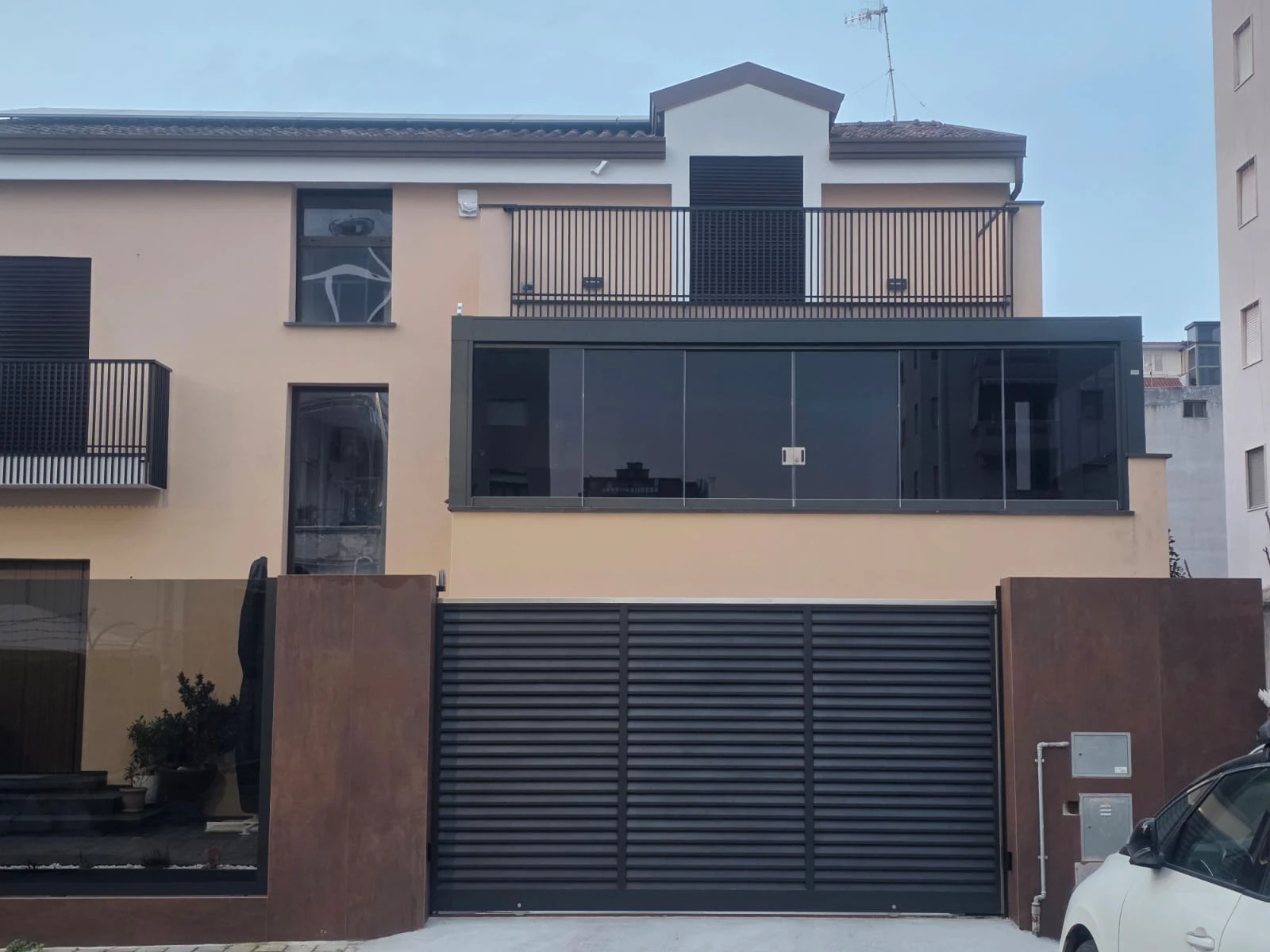 La facciata di Luise House in via Tasso