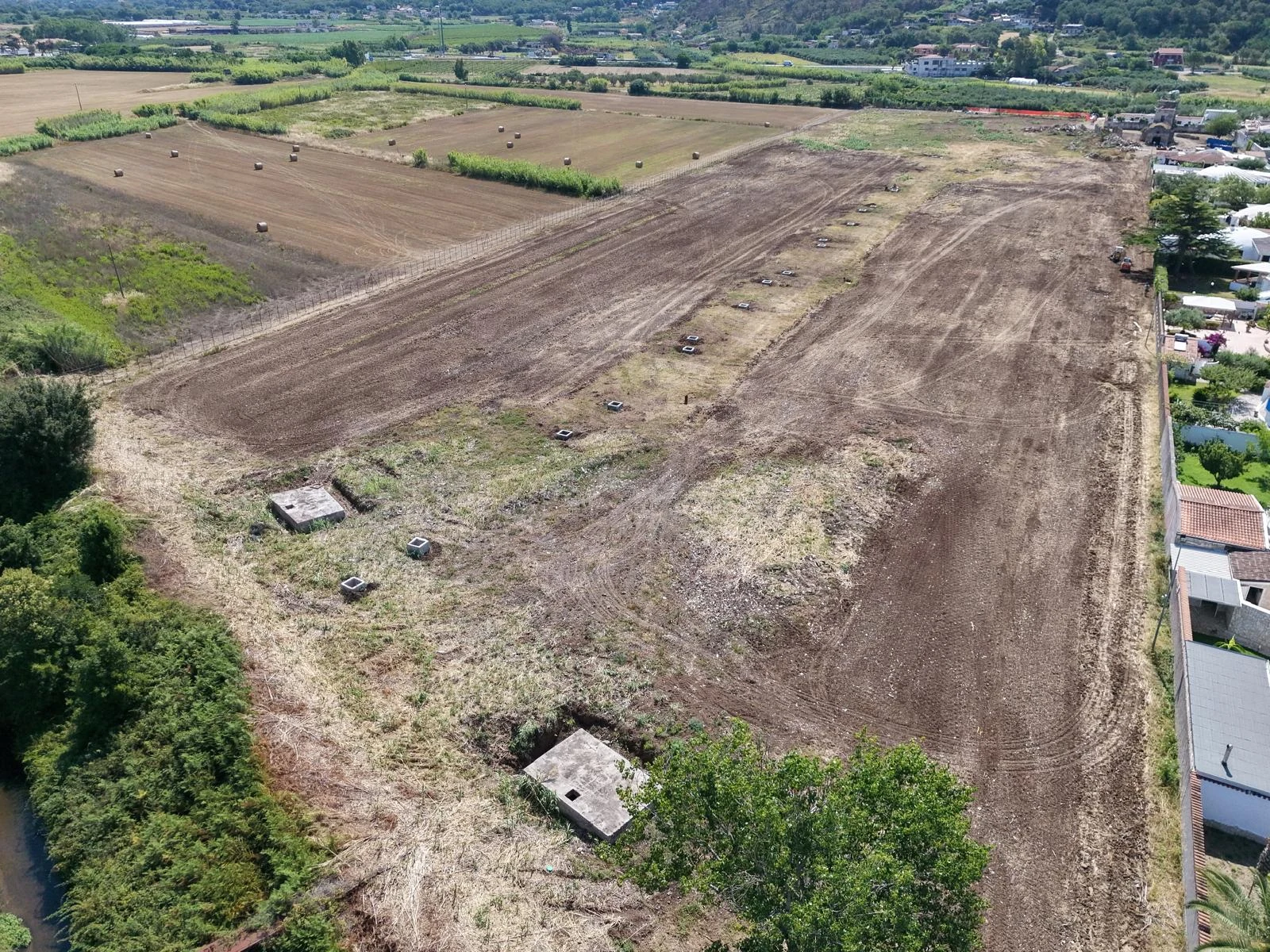 Scorcio dei terreni e del paesaggio in zona Le Perle